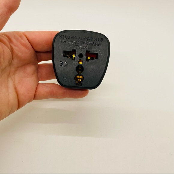 NWOT UK Travel Adapter US to UK/Ireland/Hong Kong/ Plug Adapter Black - Picture 7 of 8
